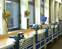 人造草足球場施工的基礎要求有哪些